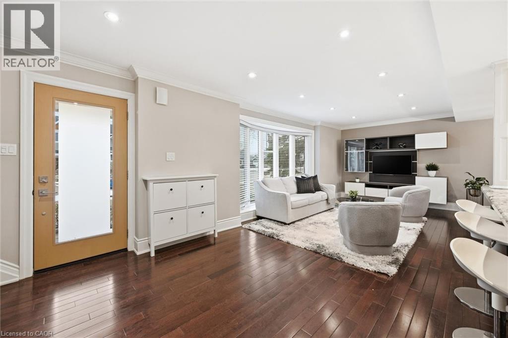 383 Cosburn Crescent, Burlington, Ontario  L7L 2W5 - Photo 4 - 40809043