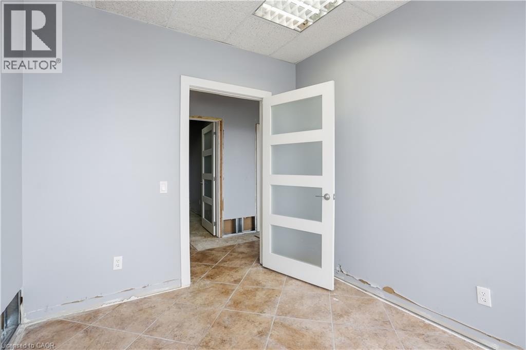 970 Barton Street E Unit# 2, Hamilton, Ontario  L8L 3C7 - Photo 8 - 40815010