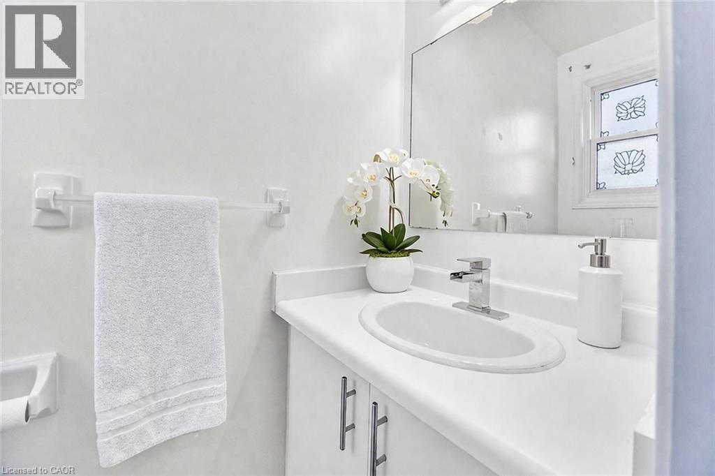 2 Royalwood Court Unit# 59, Stoney Creek, Ontario  L8E 4Z1 - Photo 8 - 40814958