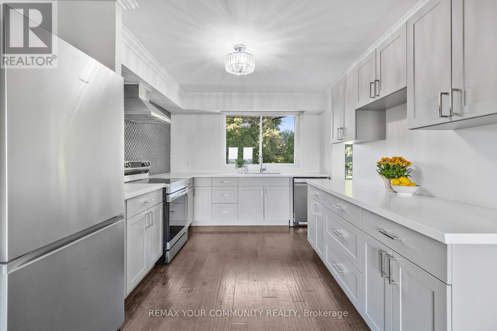 50 Oak Avenue, Hamilton, Ontario  L9H 4Y9 - Photo 17 - X12922124