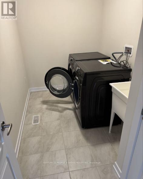 15 Wintergreen Crescent, Haldimand, Ontario  N3W 0H9 - Photo 28 - X12929772