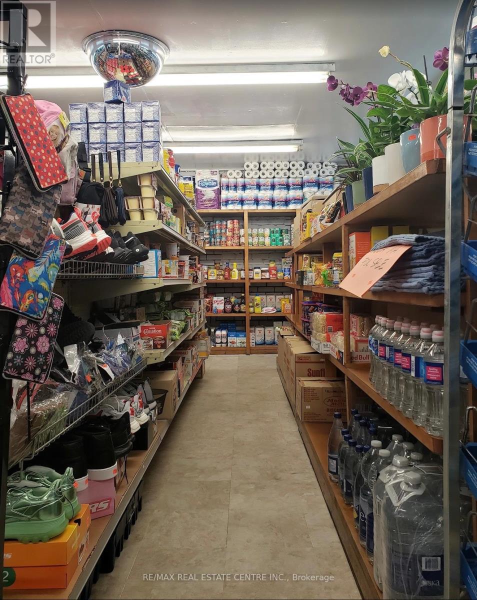 257 Murray Street, Brantford, Ontario  N3S 5S4 - Photo 3 - X12928476