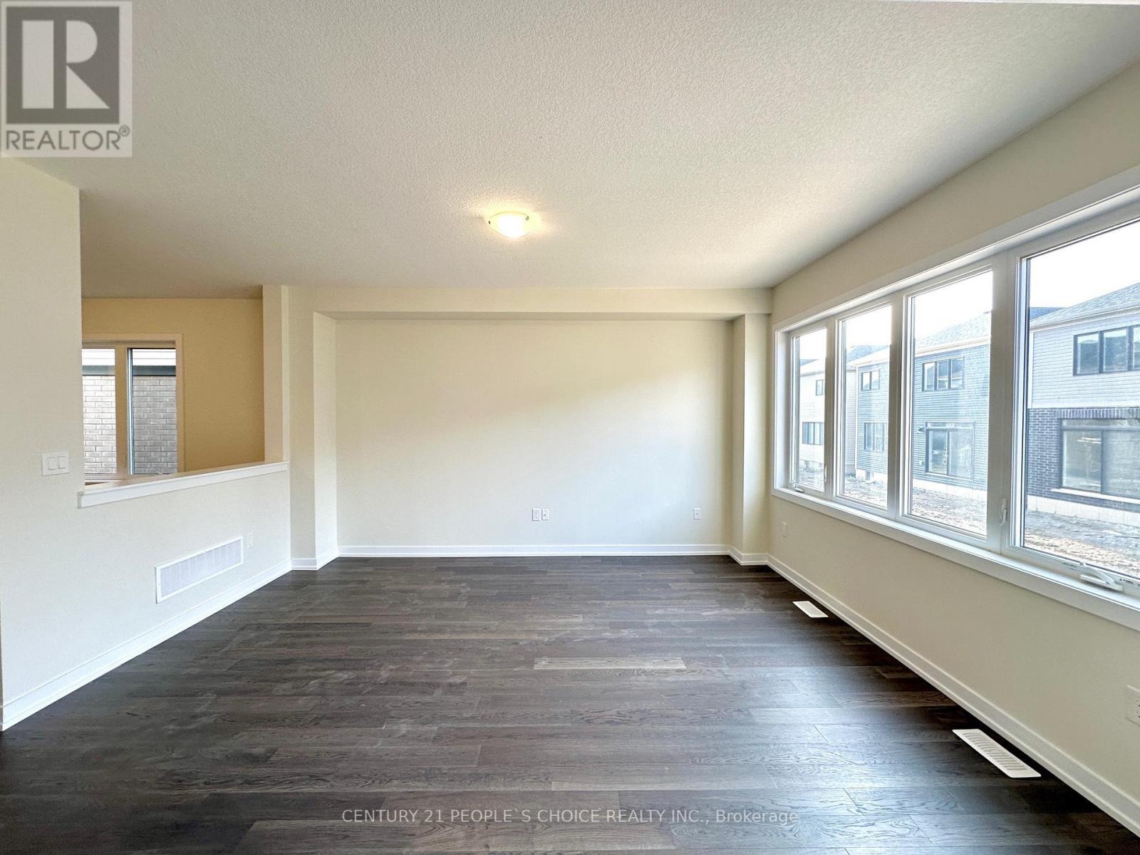 15 Wintergreen Crescent, Haldimand, Ontario  N3W 0H9 - Photo 13 - X12929772