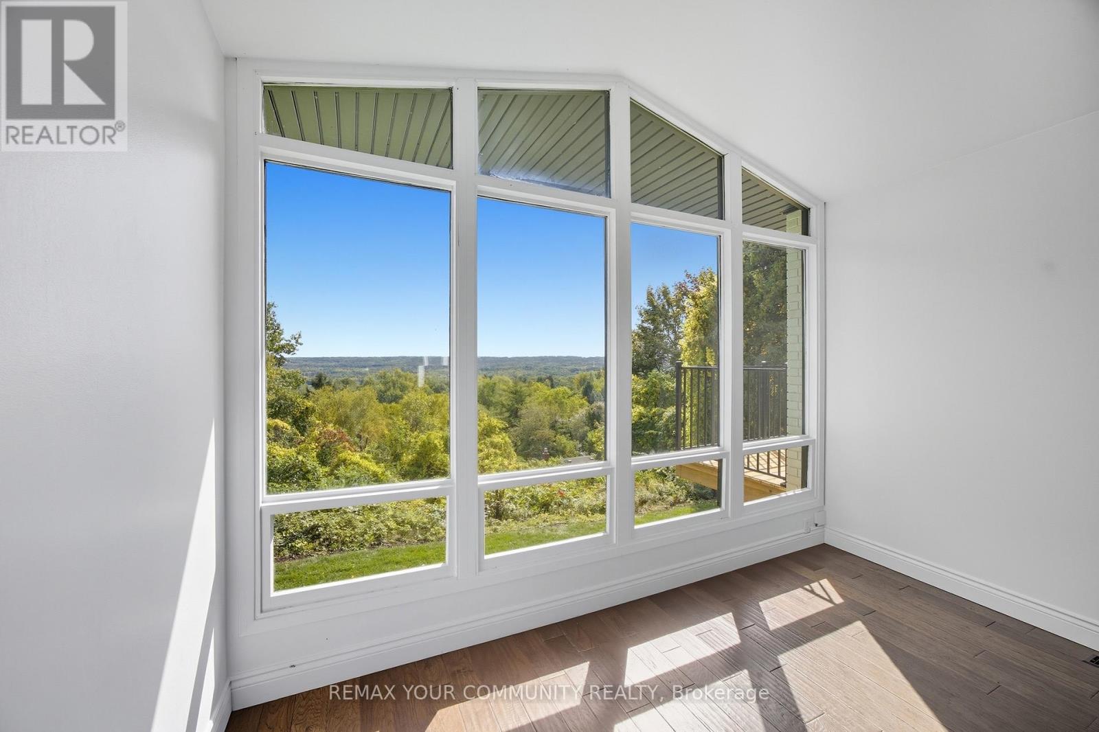 50 Oak Avenue, Hamilton, Ontario  L9H 4Y9 - Photo 2 - X12922124