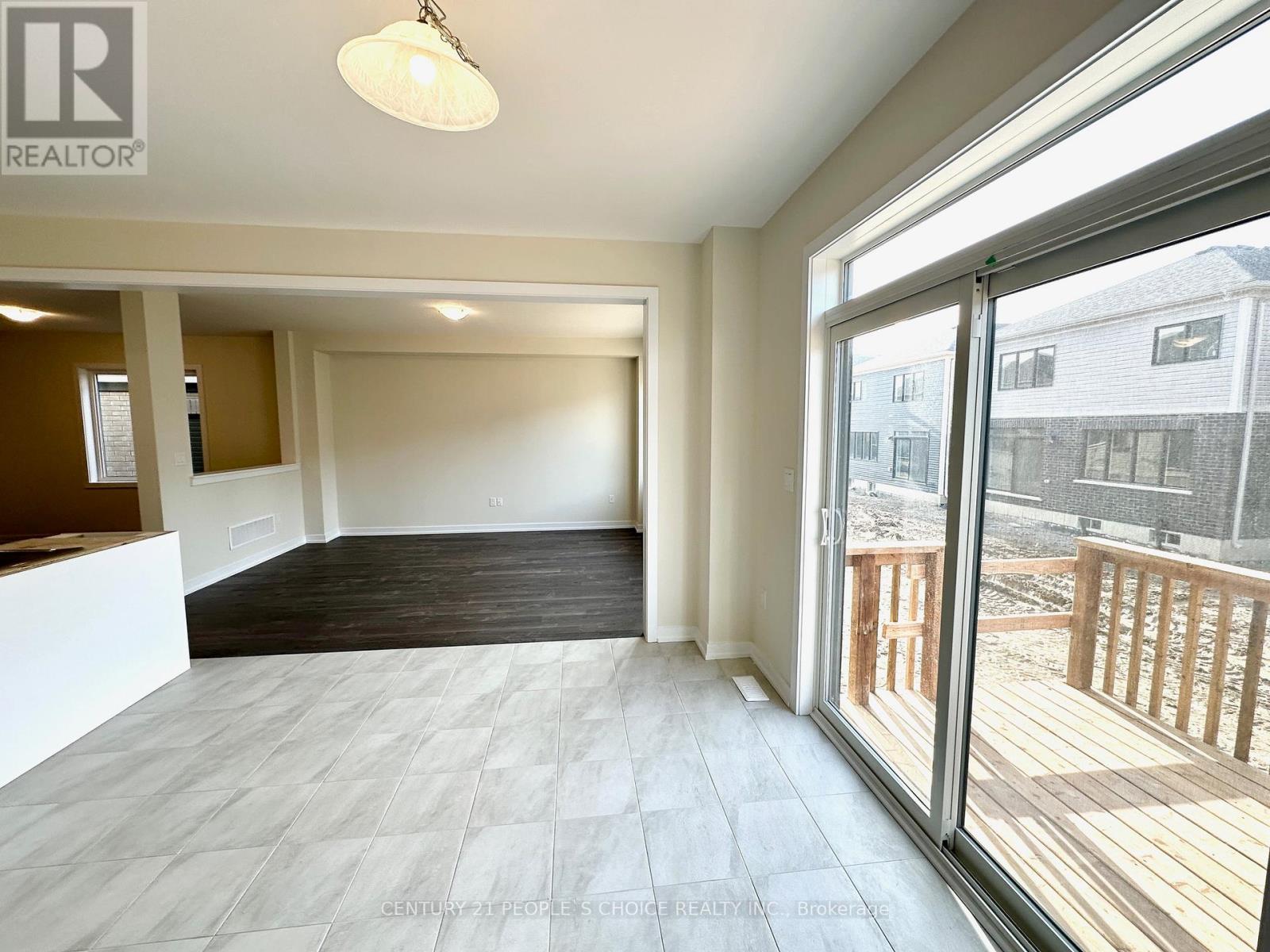 15 Wintergreen Crescent, Haldimand, Ontario  N3W 0H9 - Photo 14 - X12929772