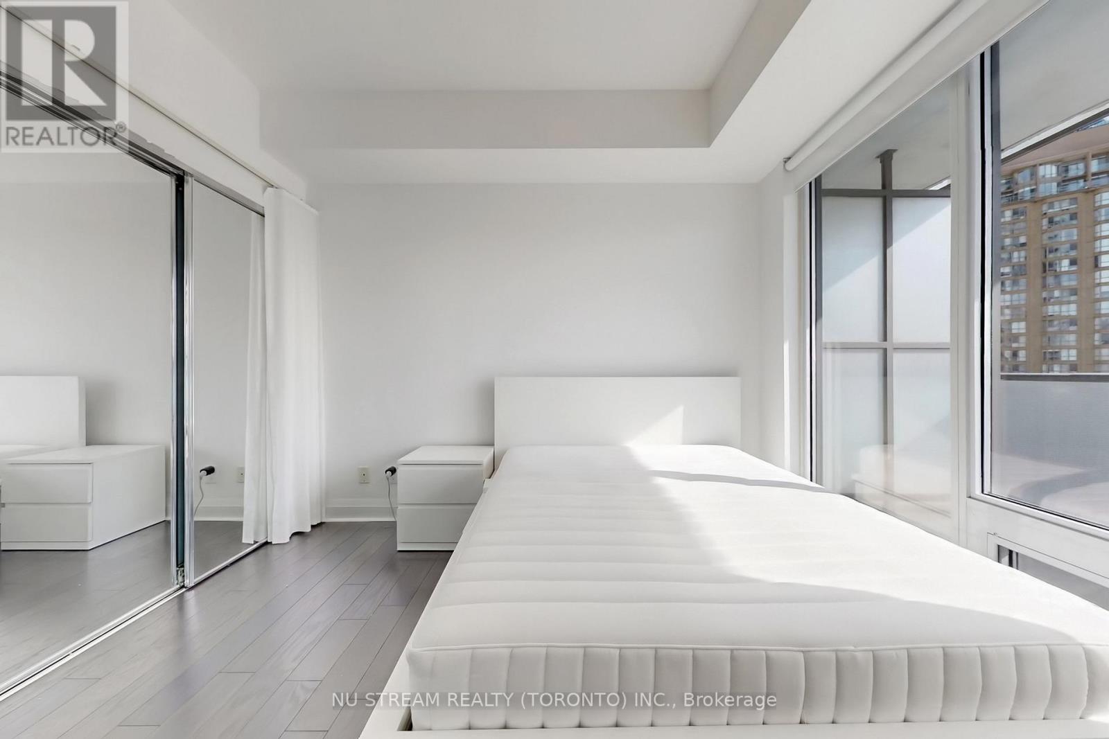 1403 - 1080 Bay Street, Toronto, Ontario  M5S 0A5 - Photo 14 - C12929980