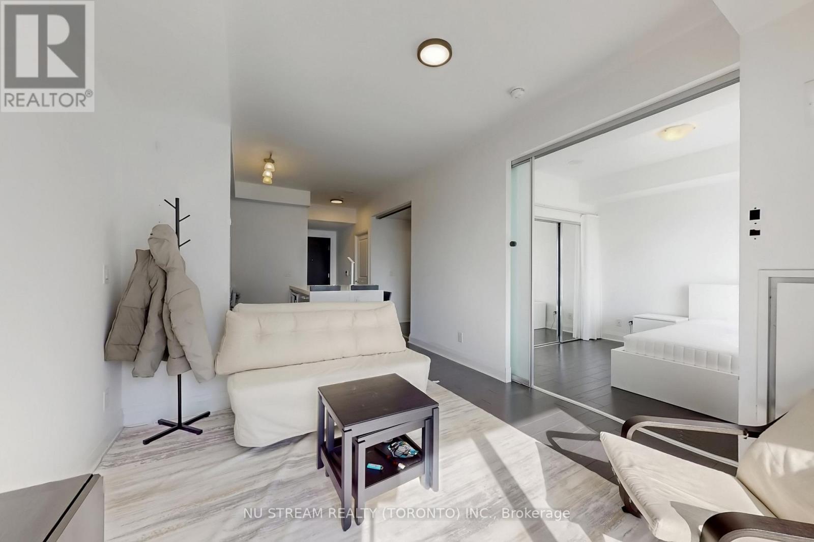 1403 - 1080 Bay Street, Toronto, Ontario  M5S 0A5 - Photo 6 - C12929980