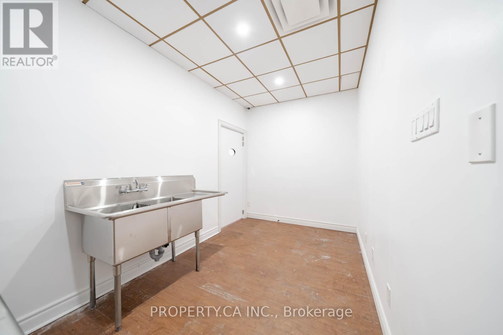 Main - 2657 Yonge Street, Toronto, Ontario  M4P 2J6 - Photo 14 - C12930024