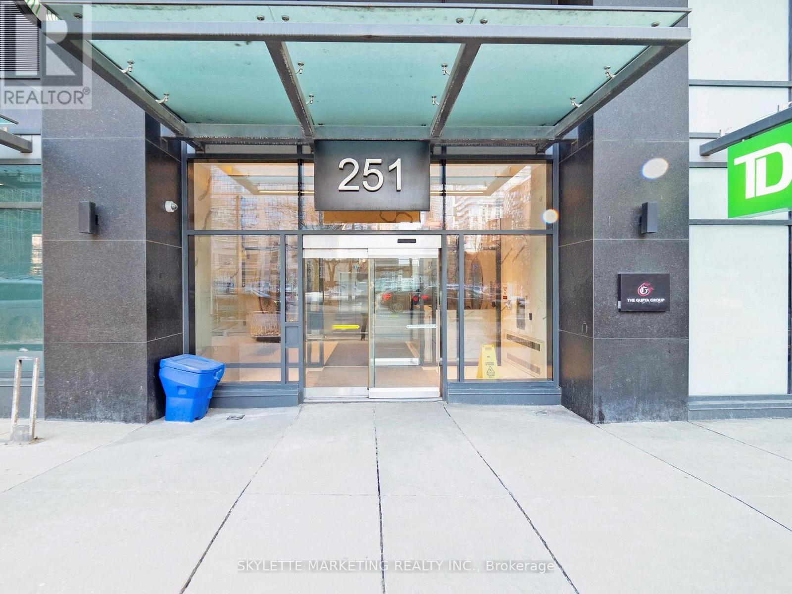 4014 - 251 Jarvis Street, Toronto, Ontario  M5B 0C3 - Photo 2 - C12930126