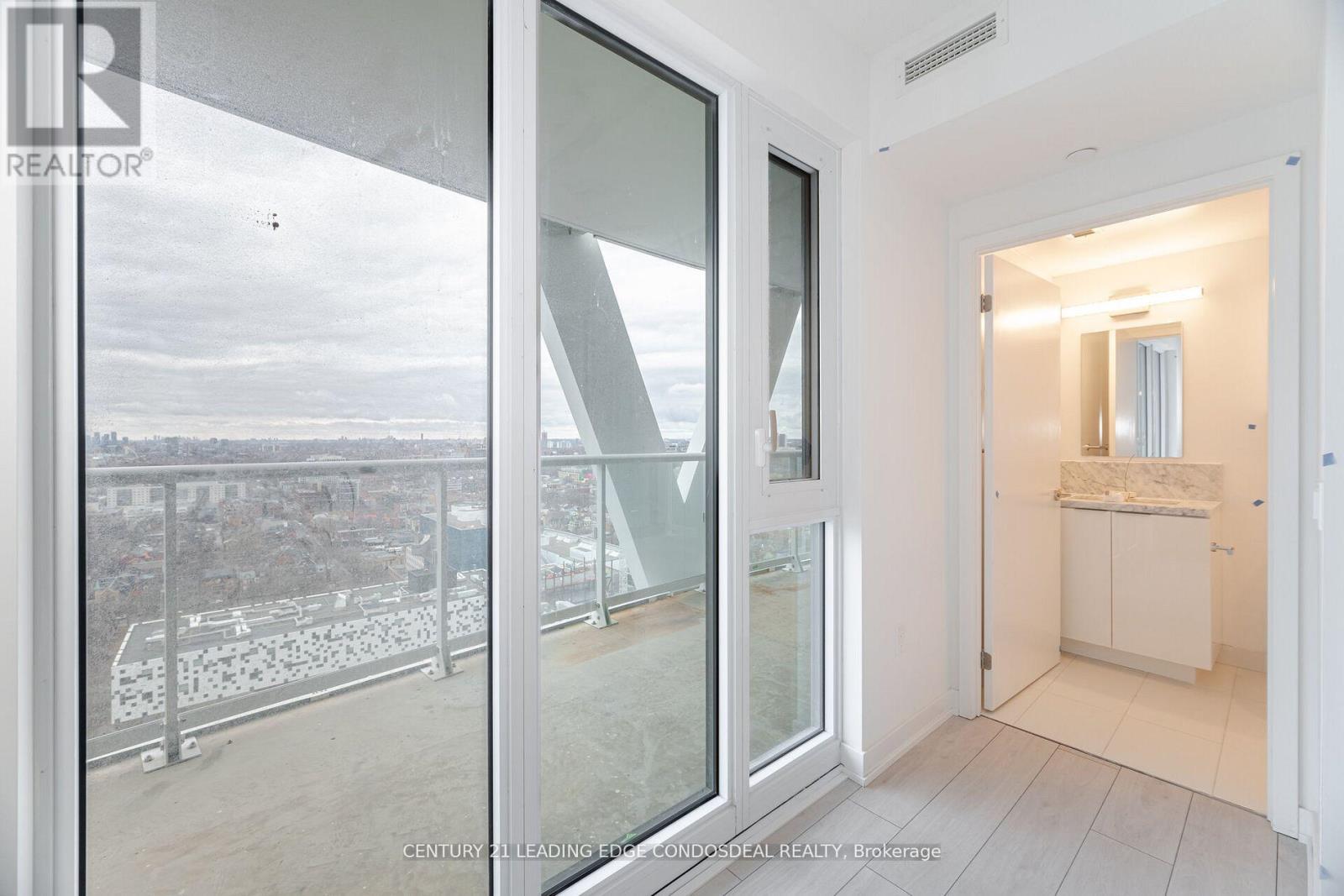 2518 - 230 Simcoe Street, Toronto (Kensington-Chinatown), Ontario  M5T 3B9 - Photo 13 - C12930184