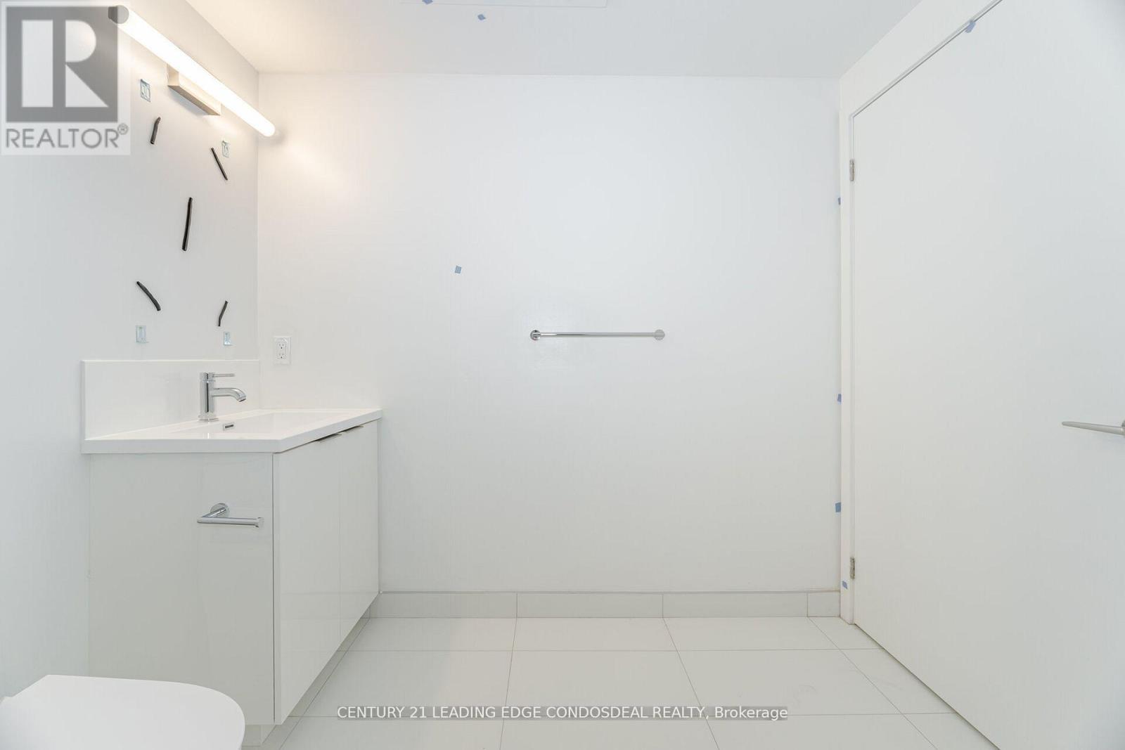 2518 - 230 Simcoe Street, Toronto (Kensington-Chinatown), Ontario  M5T 3B9 - Photo 20 - C12930184