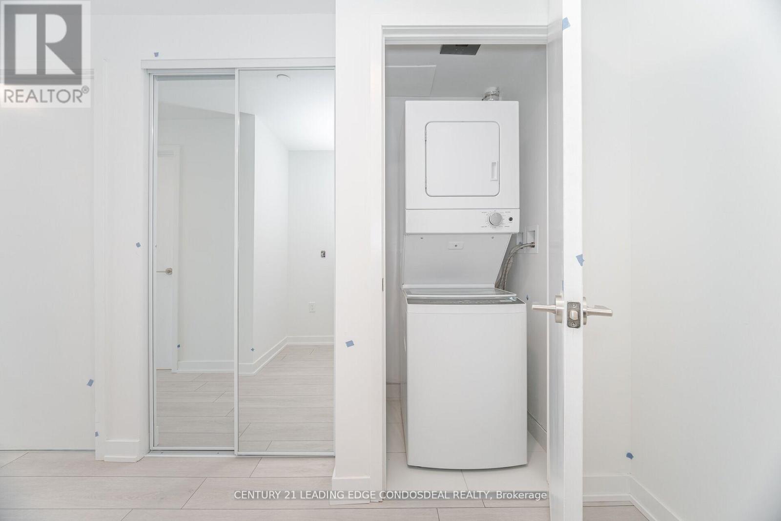 2518 - 230 Simcoe Street, Toronto (Kensington-Chinatown), Ontario  M5T 3B9 - Photo 21 - C12930184