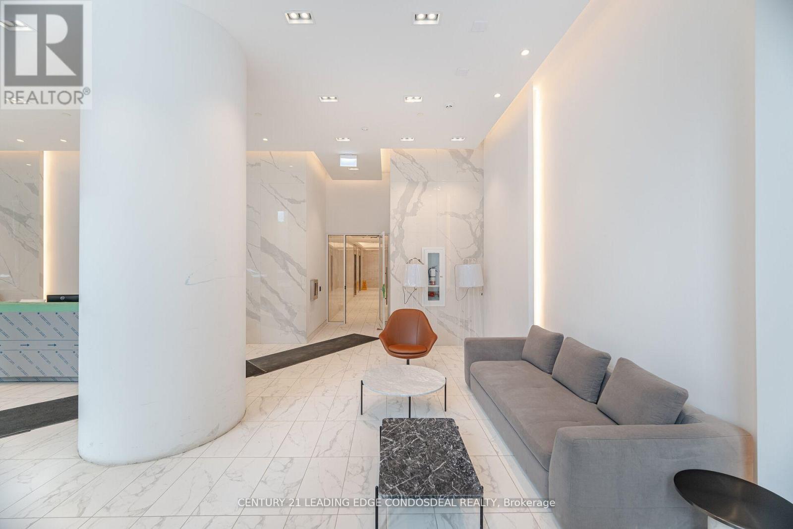 2518 - 230 Simcoe Street, Toronto (Kensington-Chinatown), Ontario  M5T 3B9 - Photo 3 - C12930184