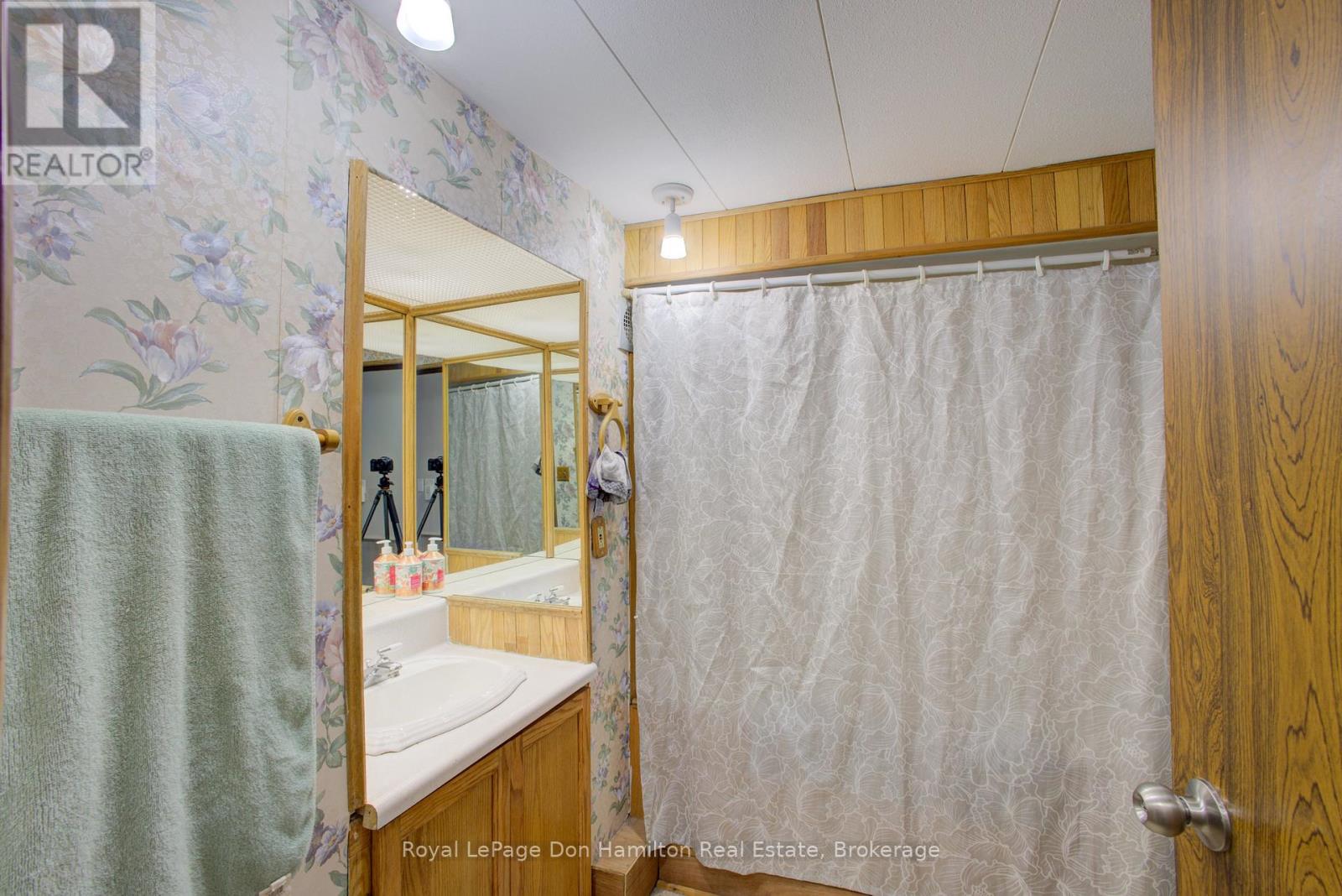 9270 Road 157 Road, North Perth, Ontario  N0G 2P0 - Photo 34 - X12695108