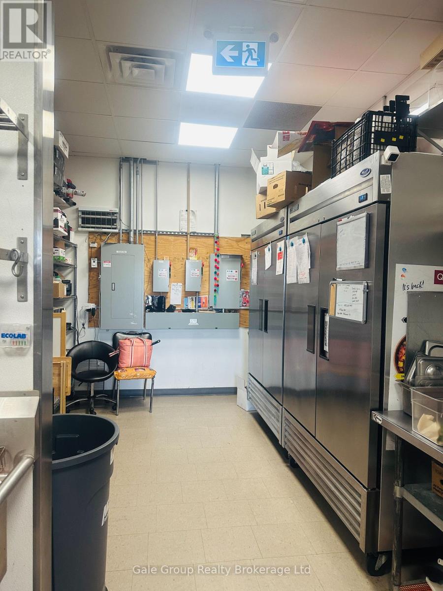 1080 Wilson Street W, Hamilton, Ontario  L9G 3K9 - Photo 11 - X12930020