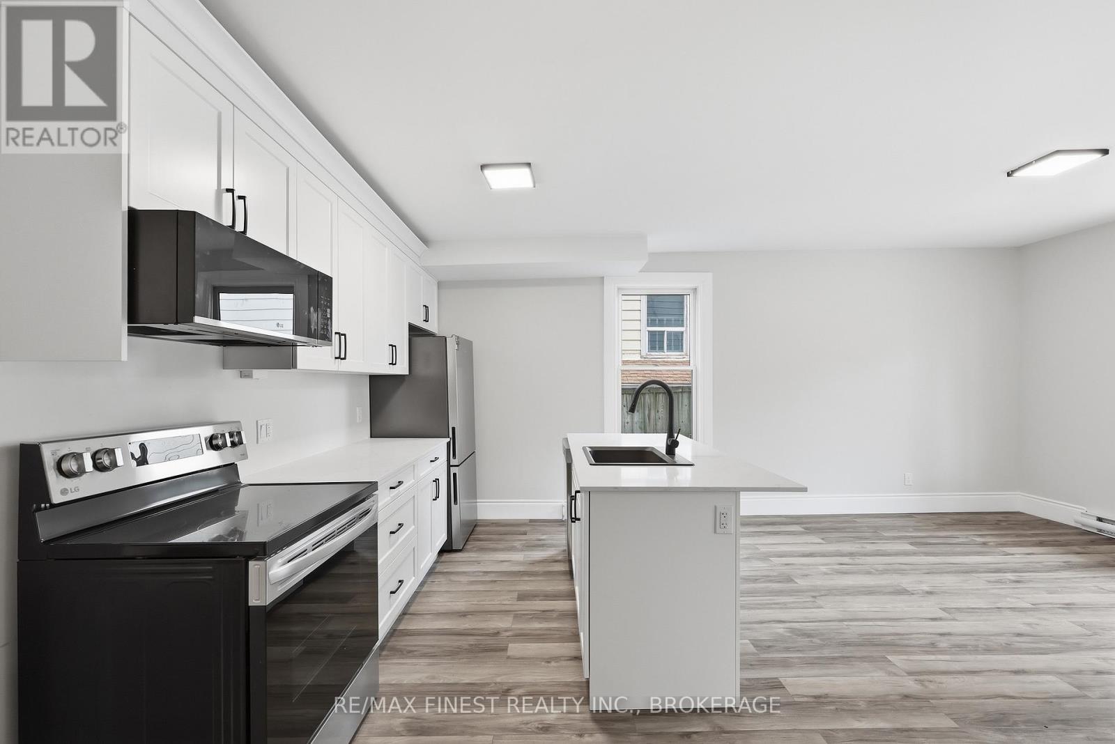 184 Montreal Street, Kingston, Ontario  K7K 3G4 - Photo 9 - X12929610