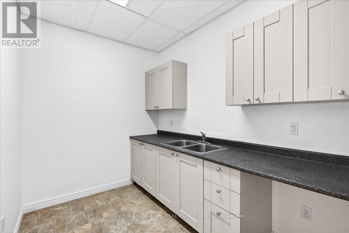 Unit 1 - 169 Charlotte Street S, Newmarket, Ontario  L3Y 3S7 - Photo 16 - N12930032