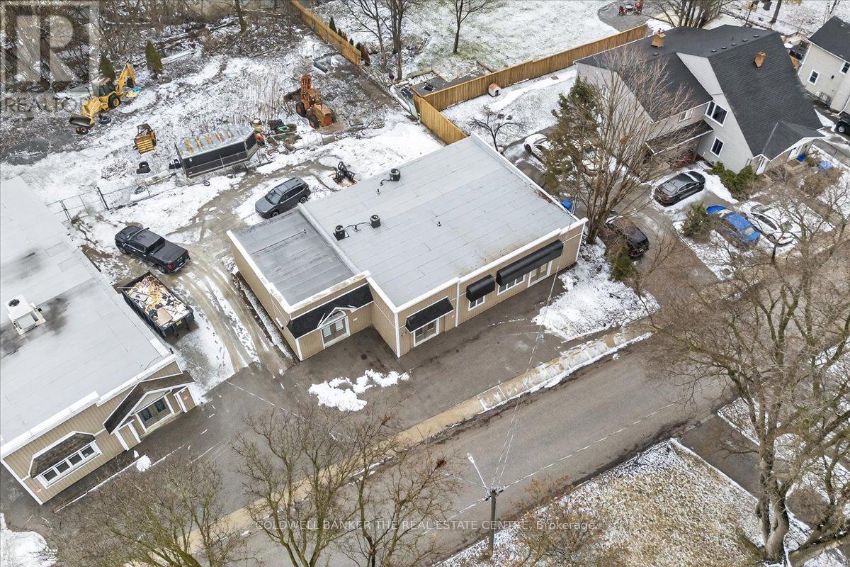 Unit 1 - 169 Charlotte Street S, Newmarket, Ontario  L3Y 3S7 - Photo 3 - N12930032