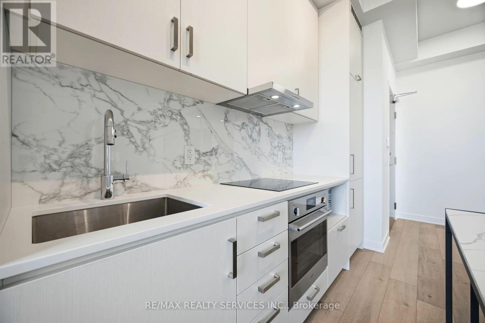 1007 - 60 Honeycrisp Crescent, Vaughan, Ontario  L4K 0N5 - Photo 13 - N12930056