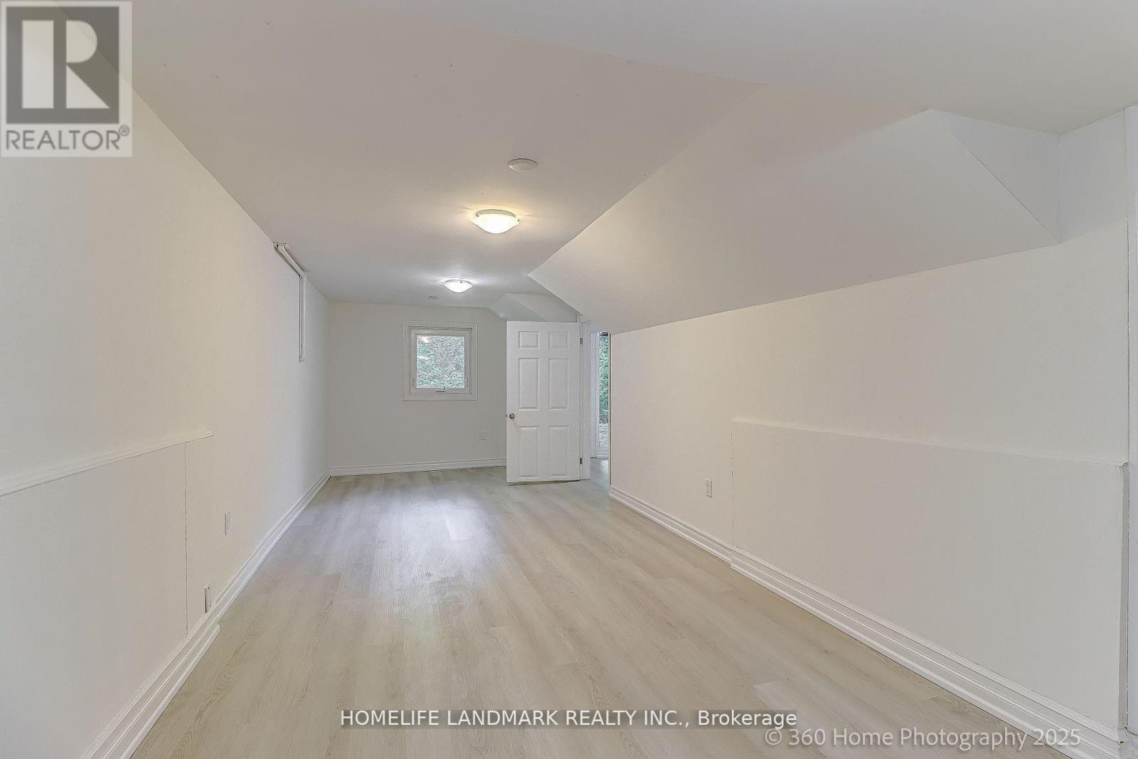 30 Misty Moor Drive, Richmond Hill, Ontario  L4C 6R1 - Photo 12 - N12930104