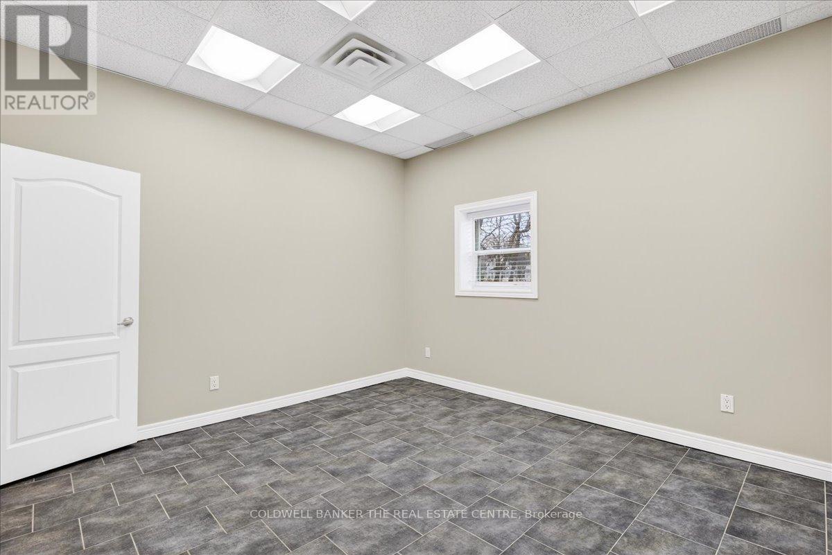 Unit 3 - 169 Charlotte Street S, Newmarket, Ontario  L3Y 3S7 - Photo 11 - N12930122