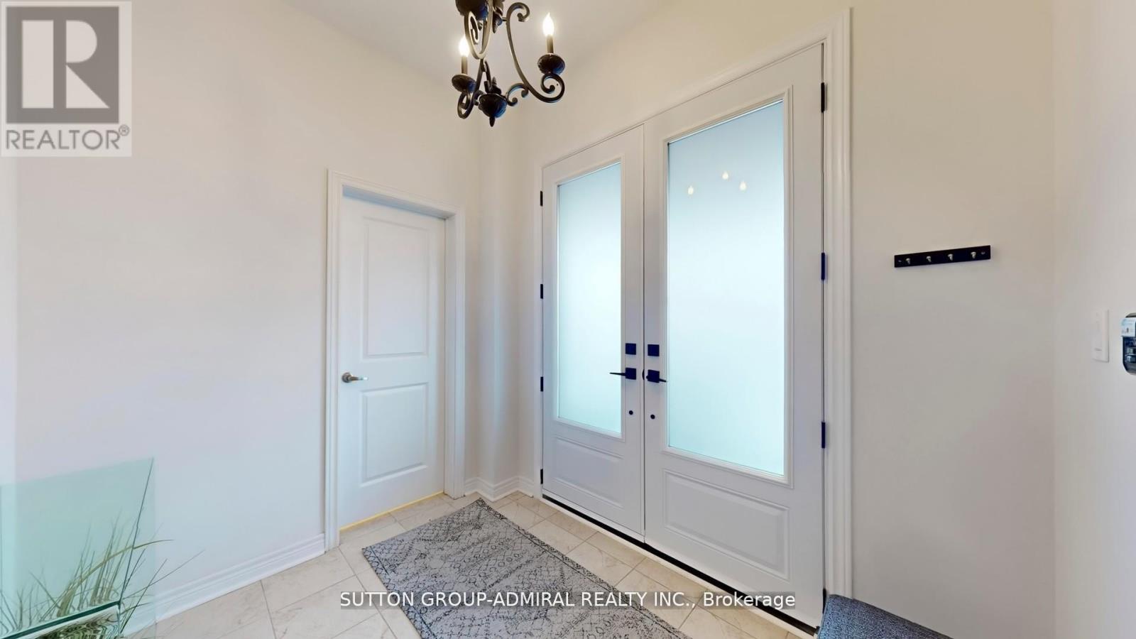 24 Algeo Way, Bradford West Gwillimbury (Bradford), Ontario  L3Z 0W1 - Photo 4 - N12930196