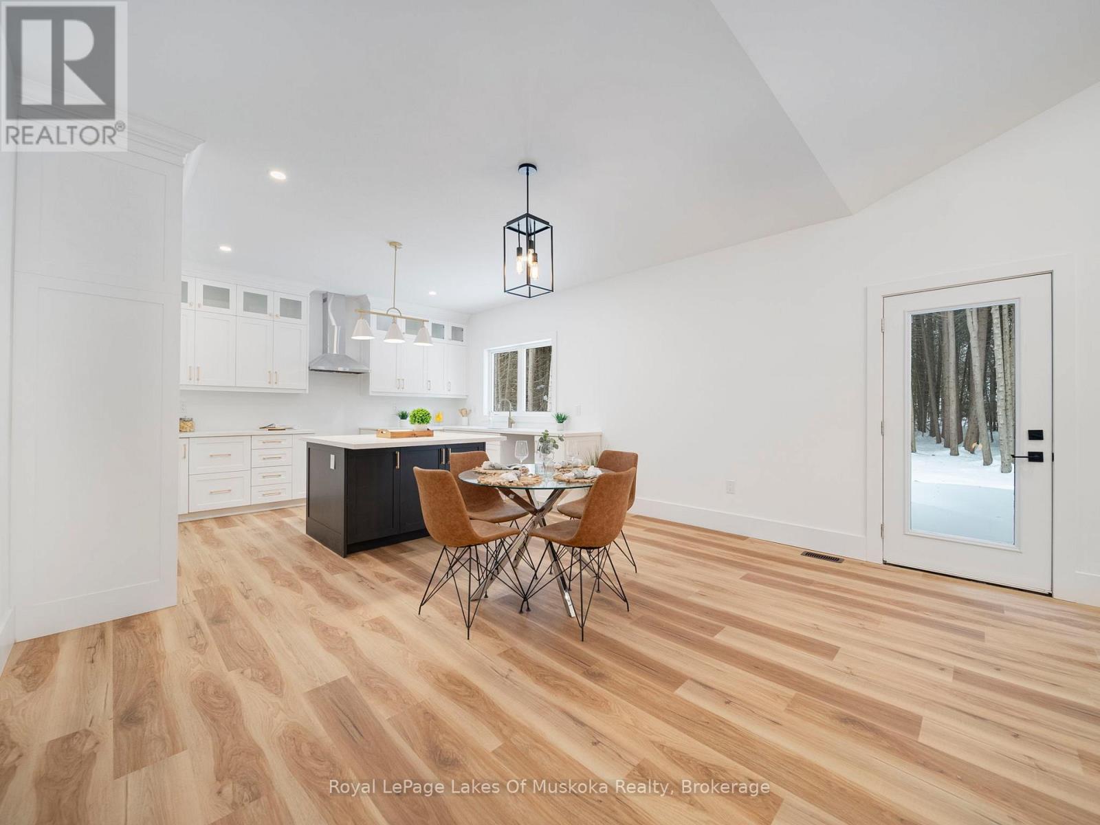 9 Meadow Acres Road, Oro-Medonte (Warminster), Ontario L0K 2G1 - Photo 10 - S12930062