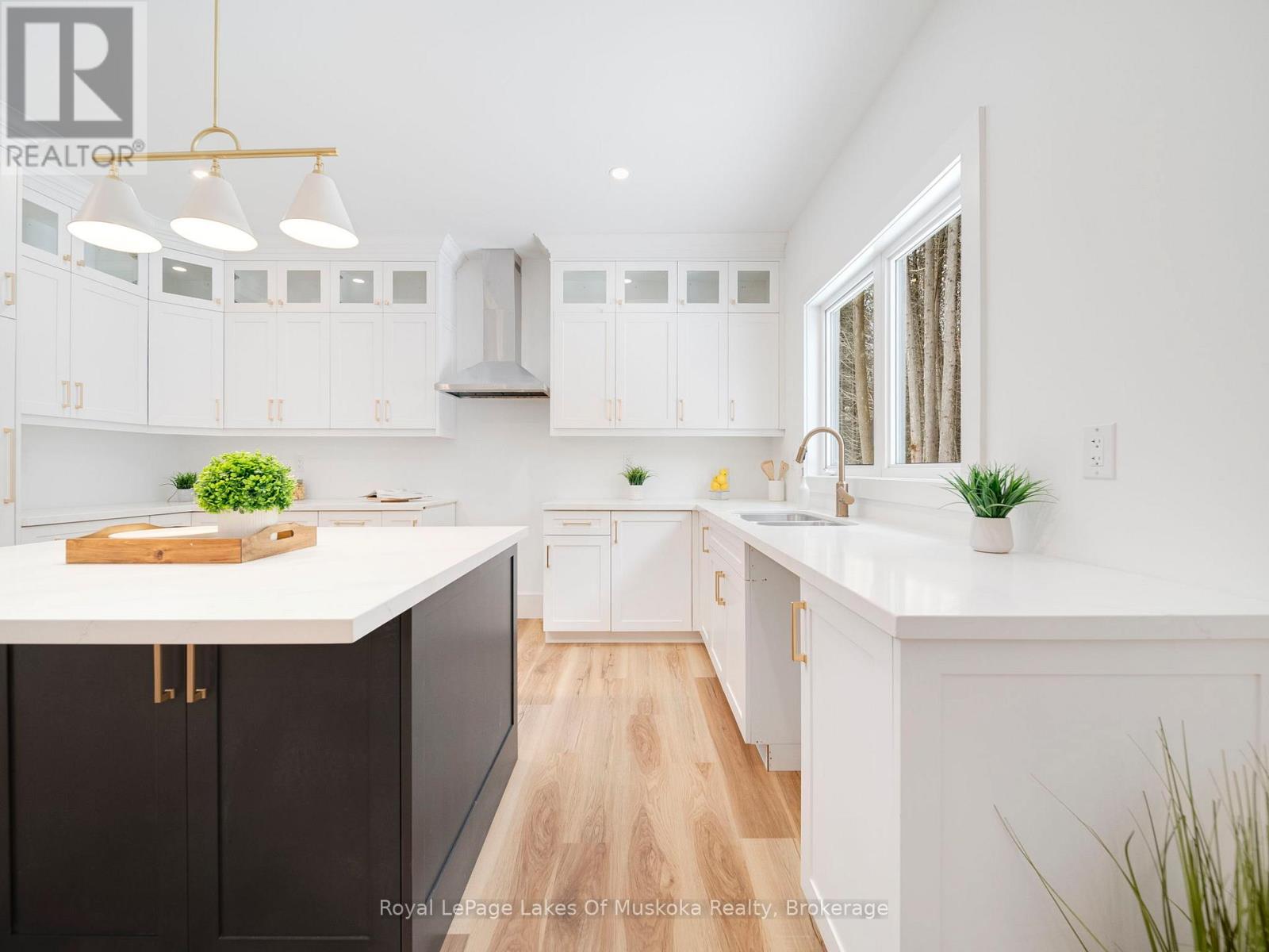 9 Meadow Acres Road, Oro-Medonte (Warminster), Ontario L0K 2G1 - Photo 14 - S12930062