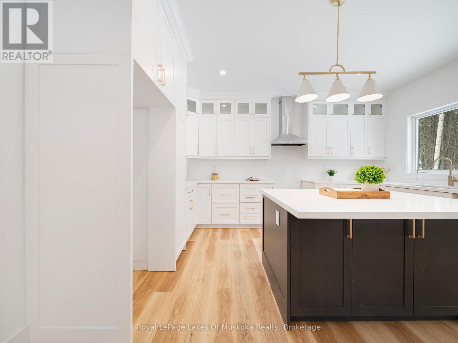 9 Meadow Acres Road, Oro-Medonte (Warminster), Ontario L0K 2G1 - Photo 15 - S12930062