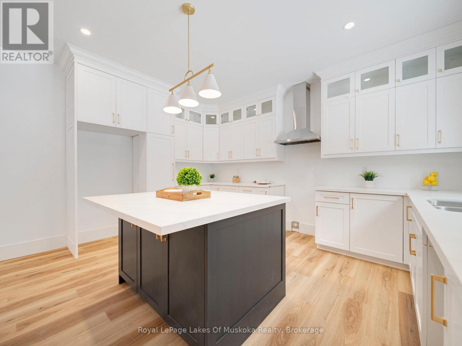 9 Meadow Acres Road, Oro-Medonte (Warminster), Ontario L0K 2G1 - Photo 18 - S12930062