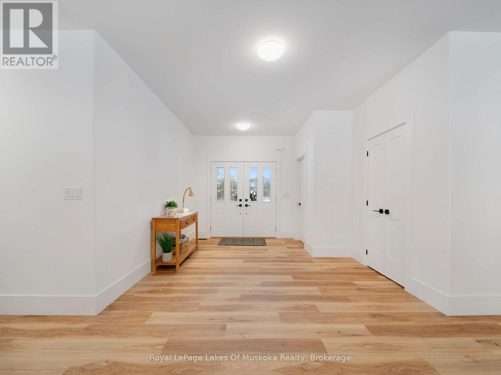 9 Meadow Acres Road, Oro-Medonte (Warminster), Ontario L0K 2G1 - Photo 2 - S12930062