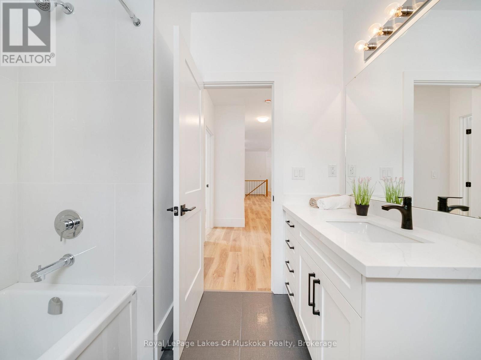 9 Meadow Acres Road, Oro-Medonte (Warminster), Ontario L0K 2G1 - Photo 24 - S12930062