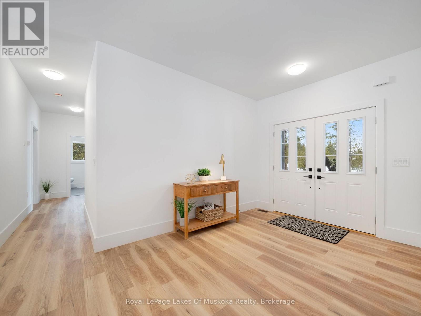 9 Meadow Acres Road, Oro-Medonte (Warminster), Ontario L0K 2G1 - Photo 3 - S12930062