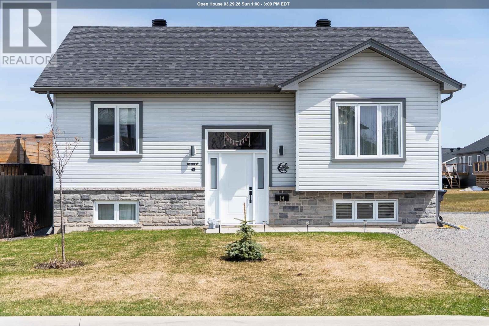 14 Crestwood AVE, Sault Ste. Marie, Ontario