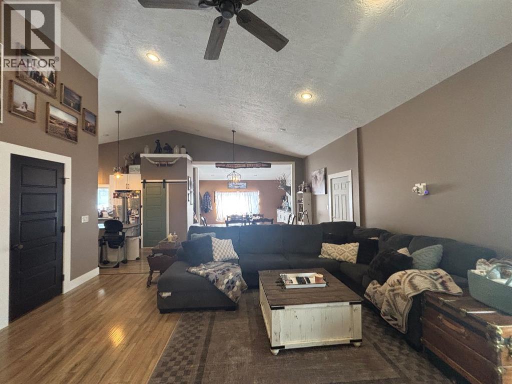 150 S 1 Street W, Magrath, Alberta  T0K 1J0 - Photo 17 - A2293858