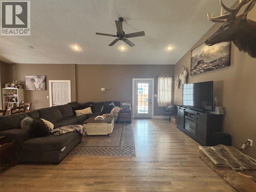 150 S 1 Street W, Magrath, Alberta  T0K 1J0 - Photo 19 - A2293858