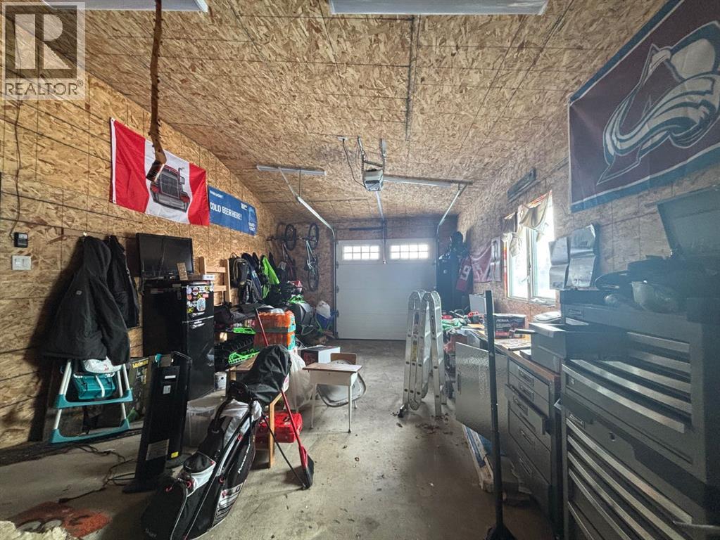 150 S 1 Street W, Magrath, Alberta  T0K 1J0 - Photo 34 - A2293858