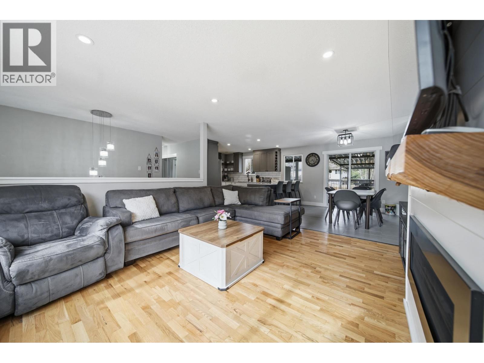 21139 Cook Avenue, Maple Ridge, British Columbia V2X 7P7 - Photo 8 - R3098160