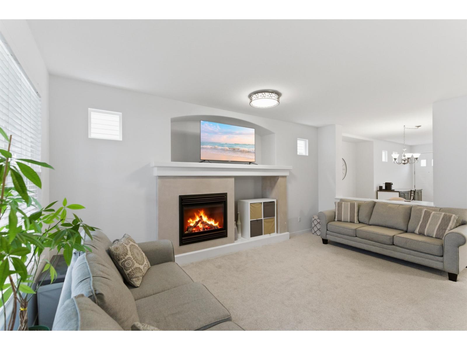 18468 66a Avenue, Surrey, British Columbia  V3S 9B1 - Photo 3 - R3103233