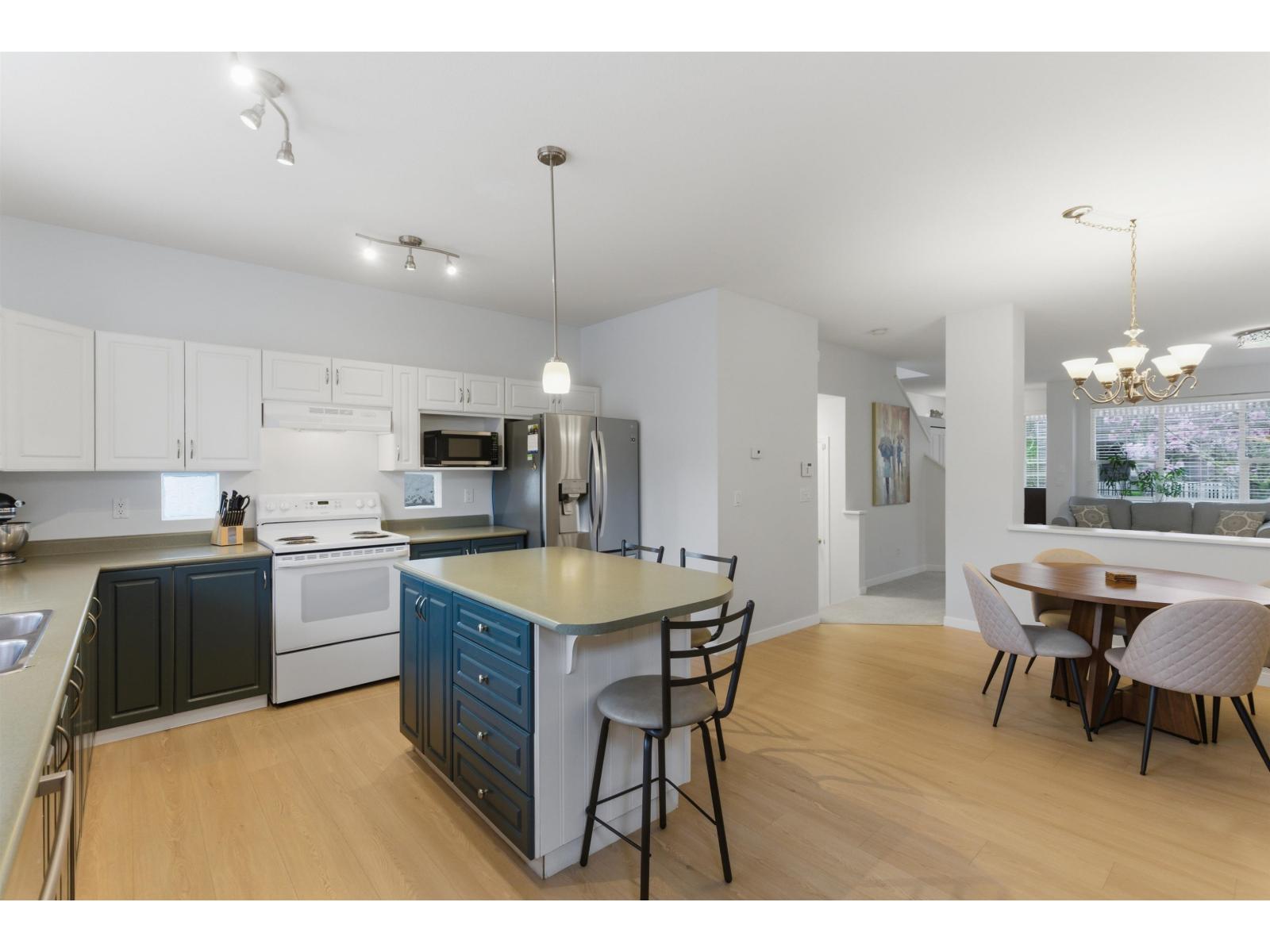 18468 66a Avenue, Surrey, British Columbia  V3S 9B1 - Photo 9 - R3103233