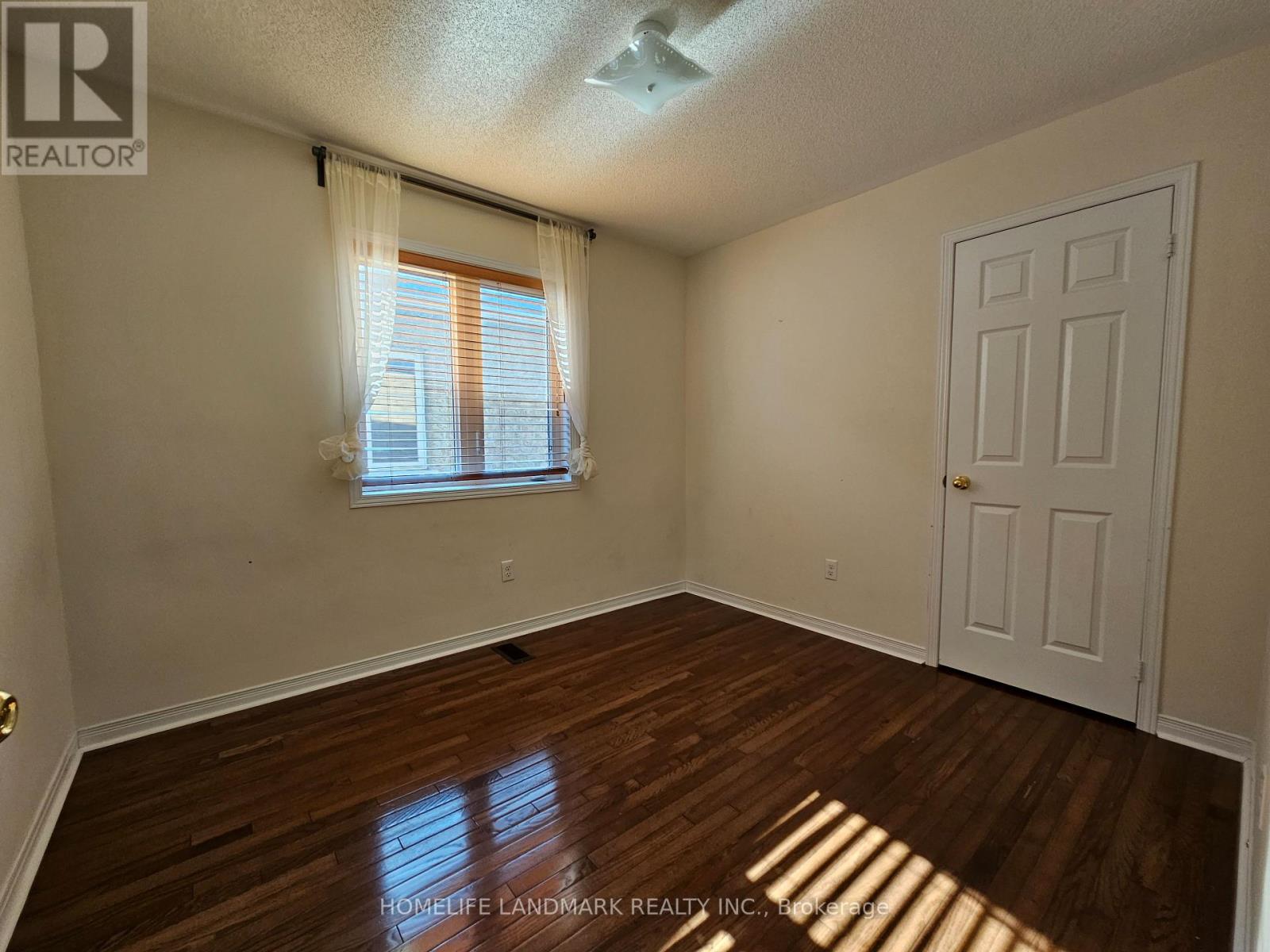 19 Voysey Way, Markham, Ontario  L3S 0B4 - Photo 3 - N12885330