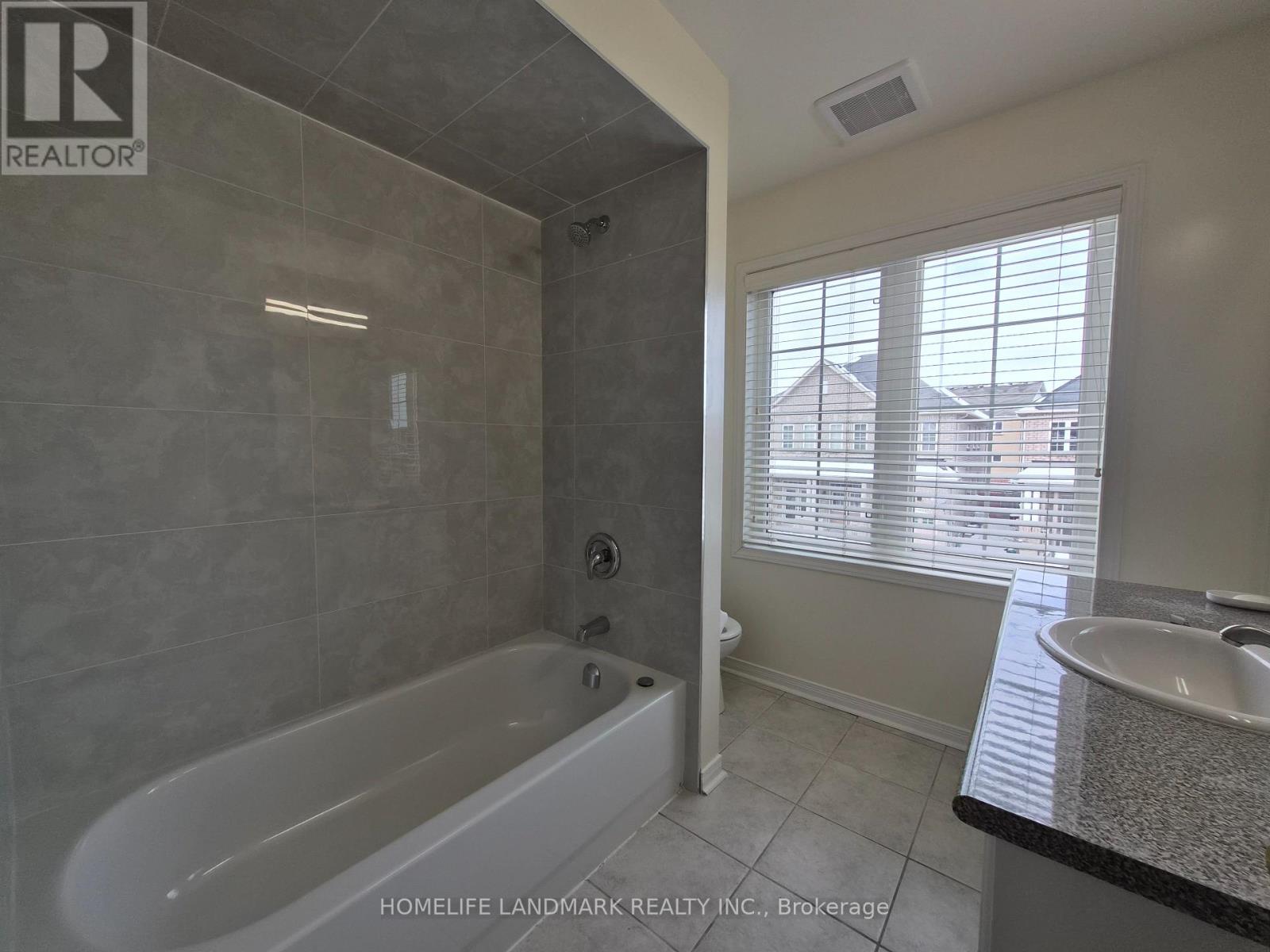 19 Voysey Way, Markham, Ontario  L3S 0B4 - Photo 11 - N12885330