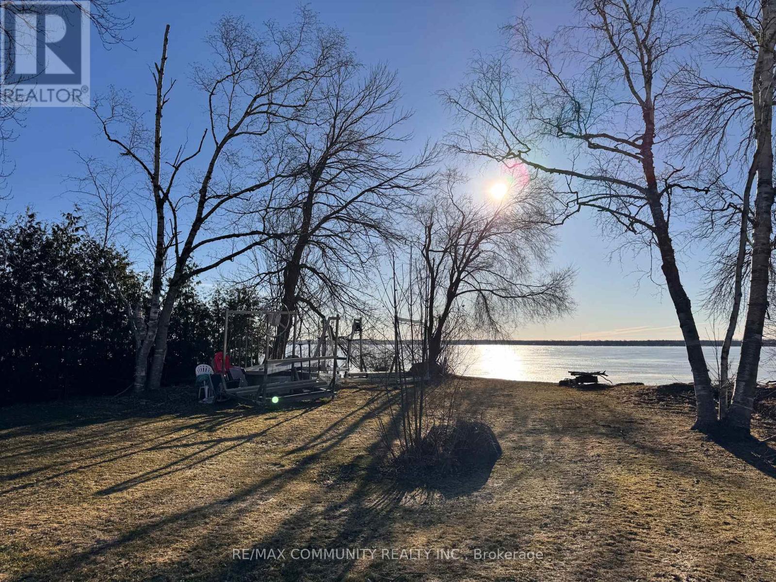 579 Duclos Point Road, Georgina, Ontario  L0E 1N0 - Photo 12 - N12929864