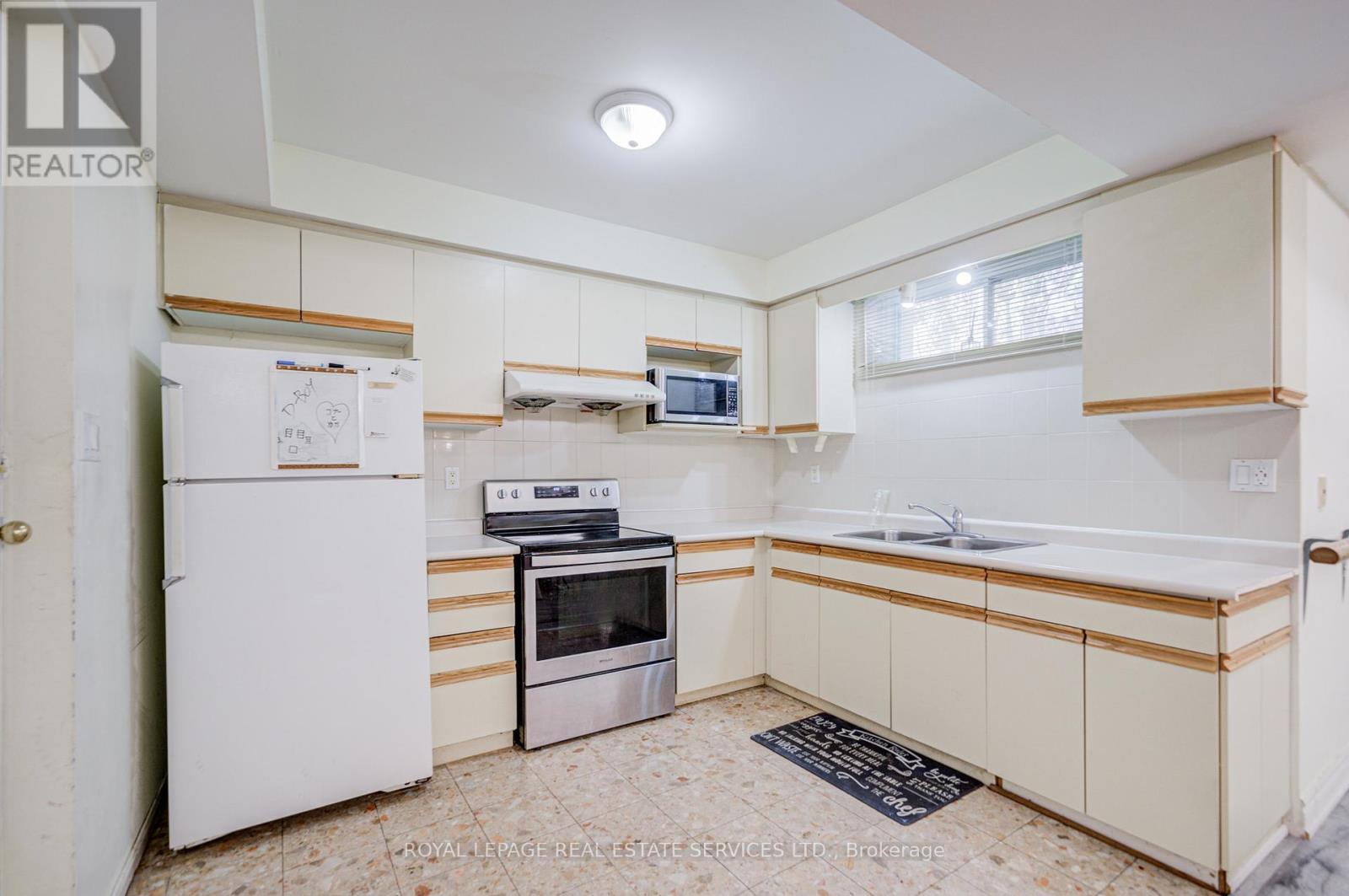 Lower - 117 Clark Avenue, Markham (Thornhill), Ontario  L3T 1T1 - Photo 2 - N12929964