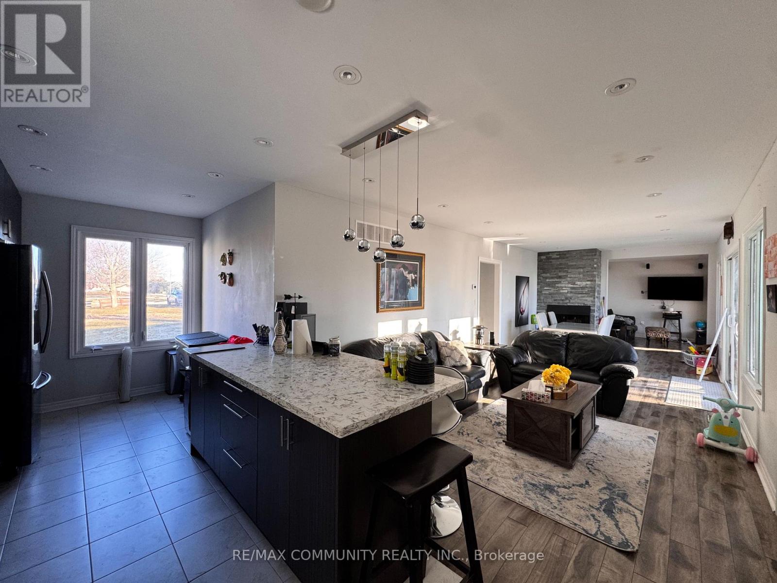 579 Duclos Point Road, Georgina, Ontario  L0E 1N0 - Photo 14 - N12929864