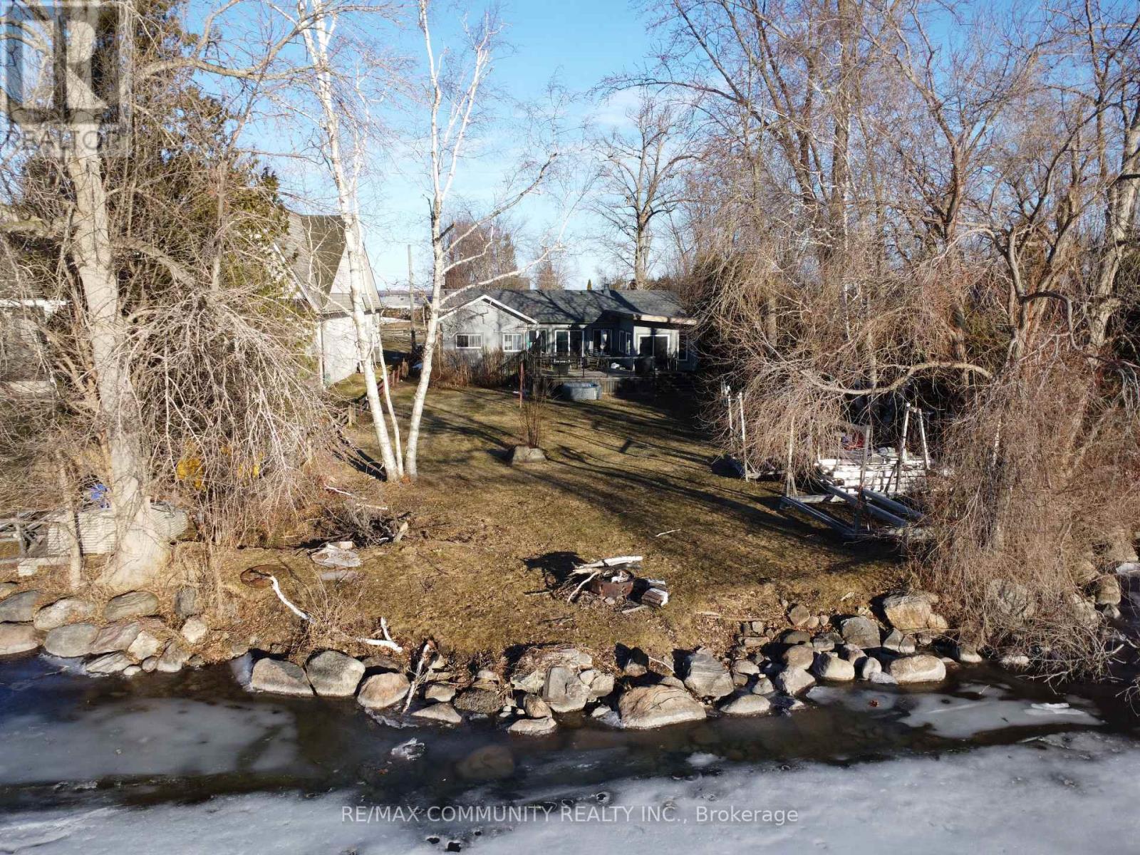 579 Duclos Point Road, Georgina, Ontario  L0E 1N0 - Photo 3 - N12929864