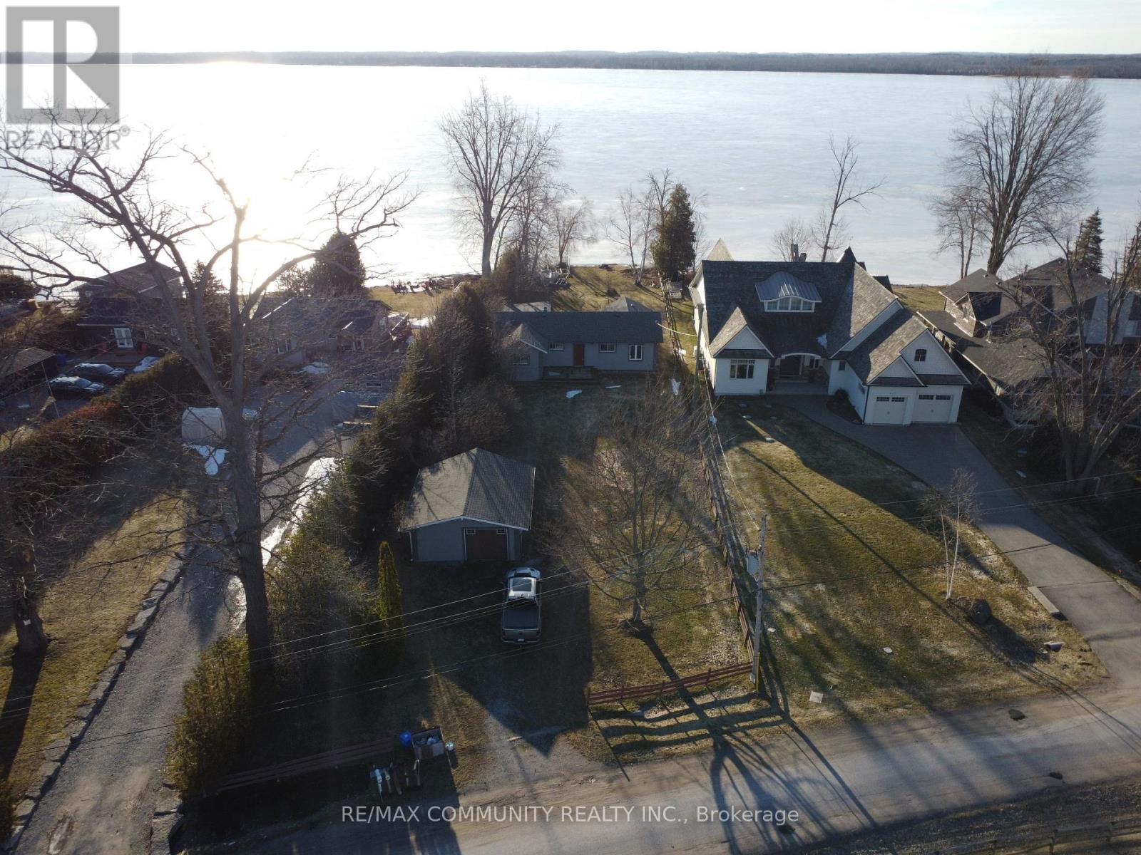 579 Duclos Point Road, Georgina, Ontario  L0E 1N0 - Photo 9 - N12929864