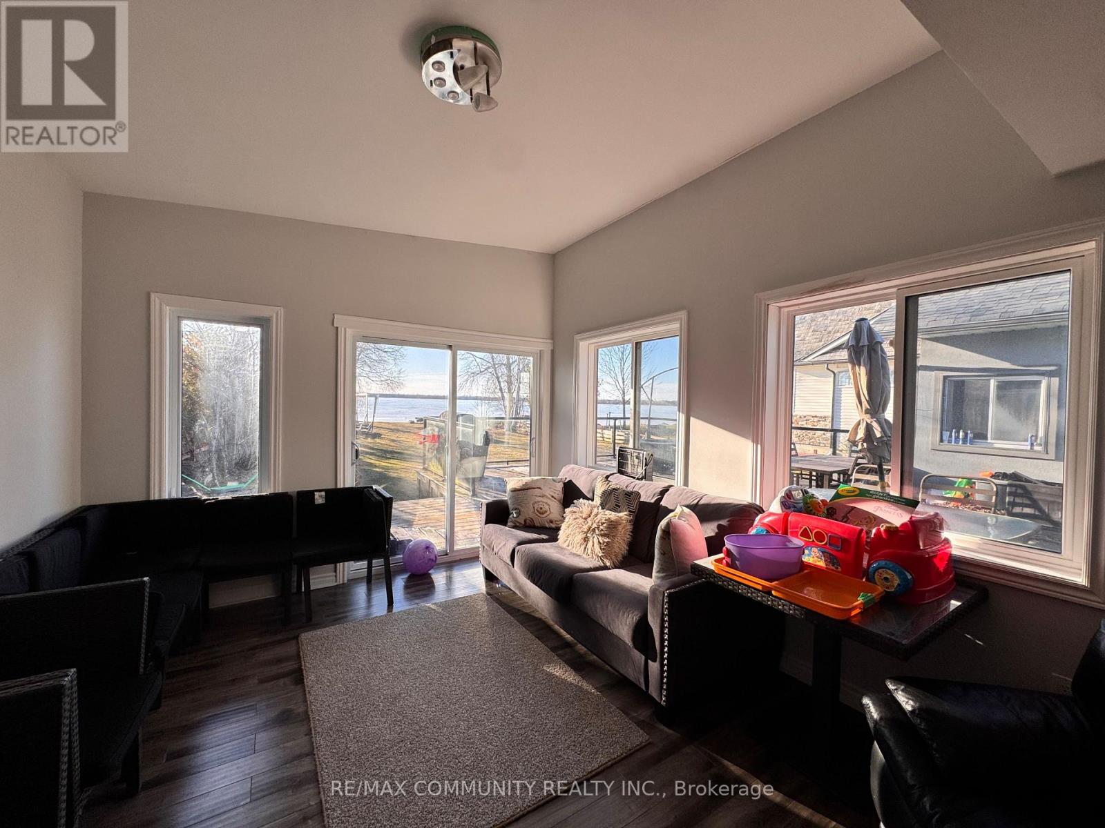 579 Duclos Point Road, Georgina, Ontario  L0E 1N0 - Photo 17 - N12929864