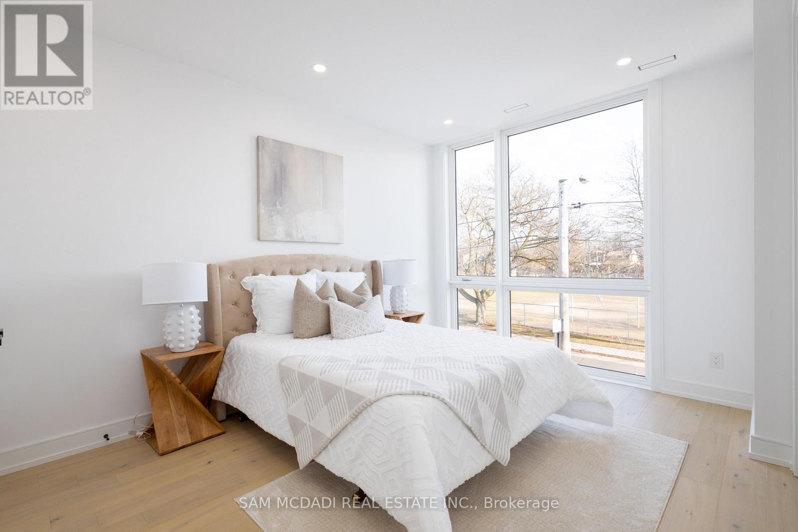 24 Twenty First Street, Toronto (New Toronto), Ontario  M8V 3L7 - Photo 23 - W12930092