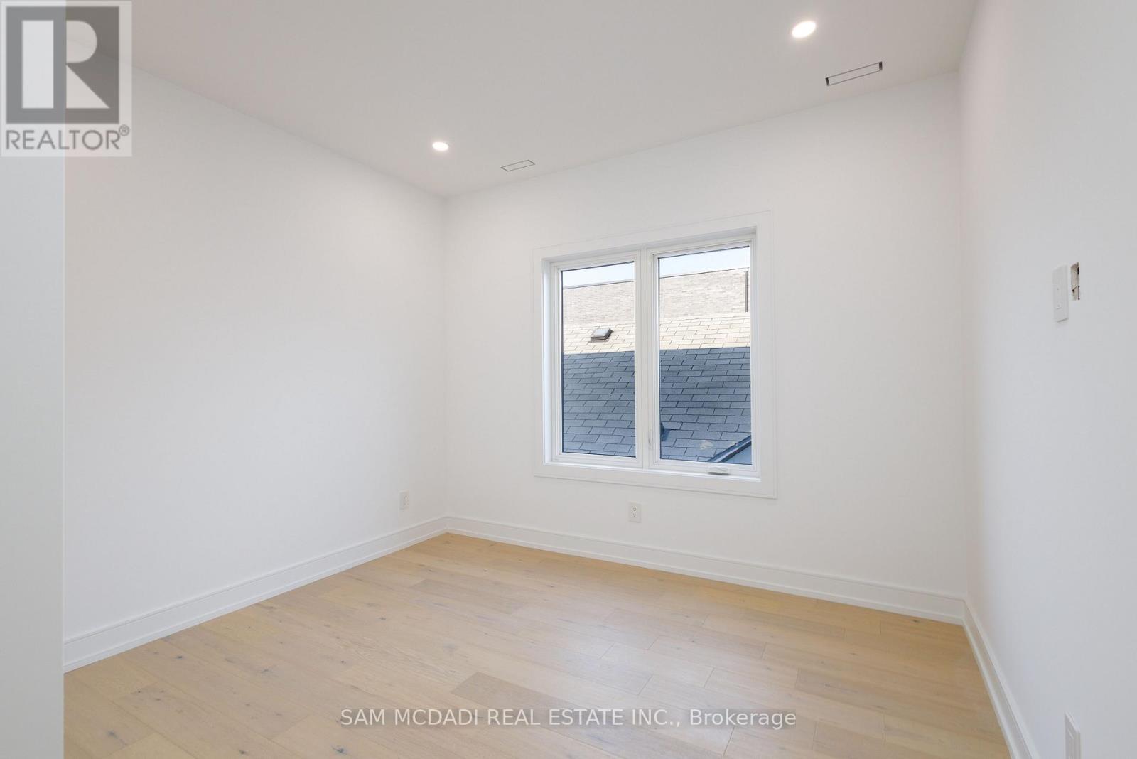 24 Twenty First Street, Toronto (New Toronto), Ontario  M8V 3L7 - Photo 27 - W12930092